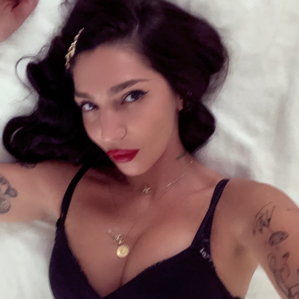 Meet your Posher, Cristina